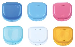 Pudełko na aparat ortodontyczny MIX KOLORÓW 12 szt.